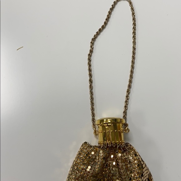 gold expandable party coin purse wristlet - Picture 4 of 7